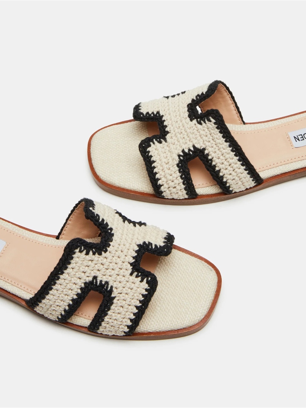LIKE NEW Steve Madden Hadyn Cream and Black Woven Slide Sandals Size 7.5